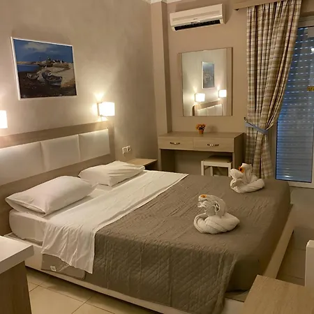 Socrates And Apart Otel 4*
