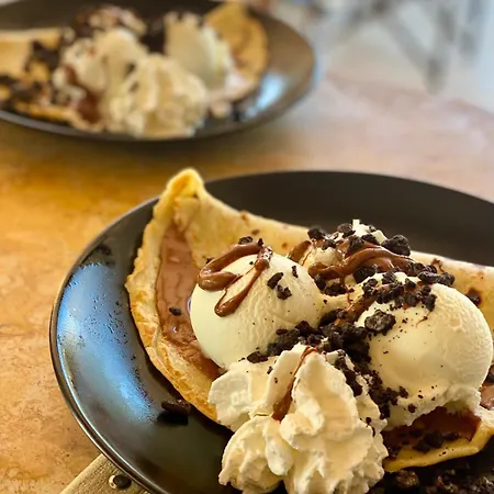 Socrates And Тигаки