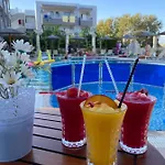Socrates And Aparthotel Tigaki