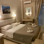 Socrates And Aparthotel 4*