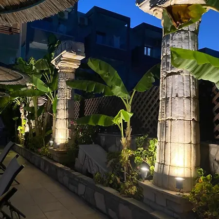 Socrates And 4* Tigaki