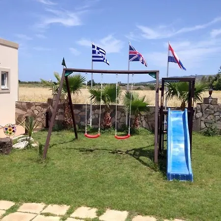 Socrates Aparthotel 3*