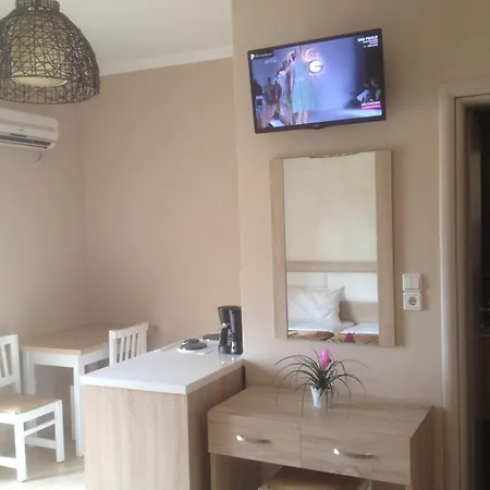 Socrates And Aparthotel