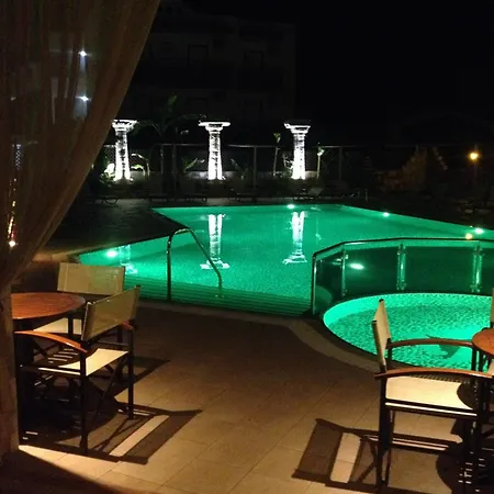 Socrates And Apartmanhotel Tigaki