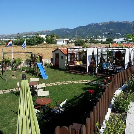 Socrates And Apartmanhotel