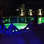 Socrates And 公寓式酒店 Tigaki