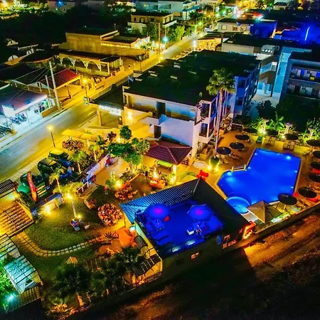 Socrates And 4* Τιγκάκι