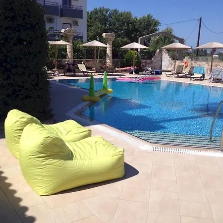 Socrates And Apartmanhotel