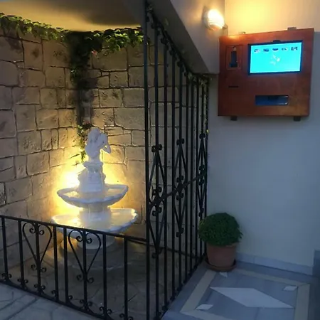 Hotel de apartamente Socrates And