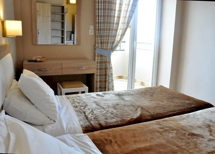 Socrates And 4* Tigaki